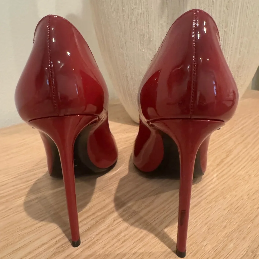 Saint Laurent Burgundy Patent Pointed-Toe Pumps - Picture 13 of 14